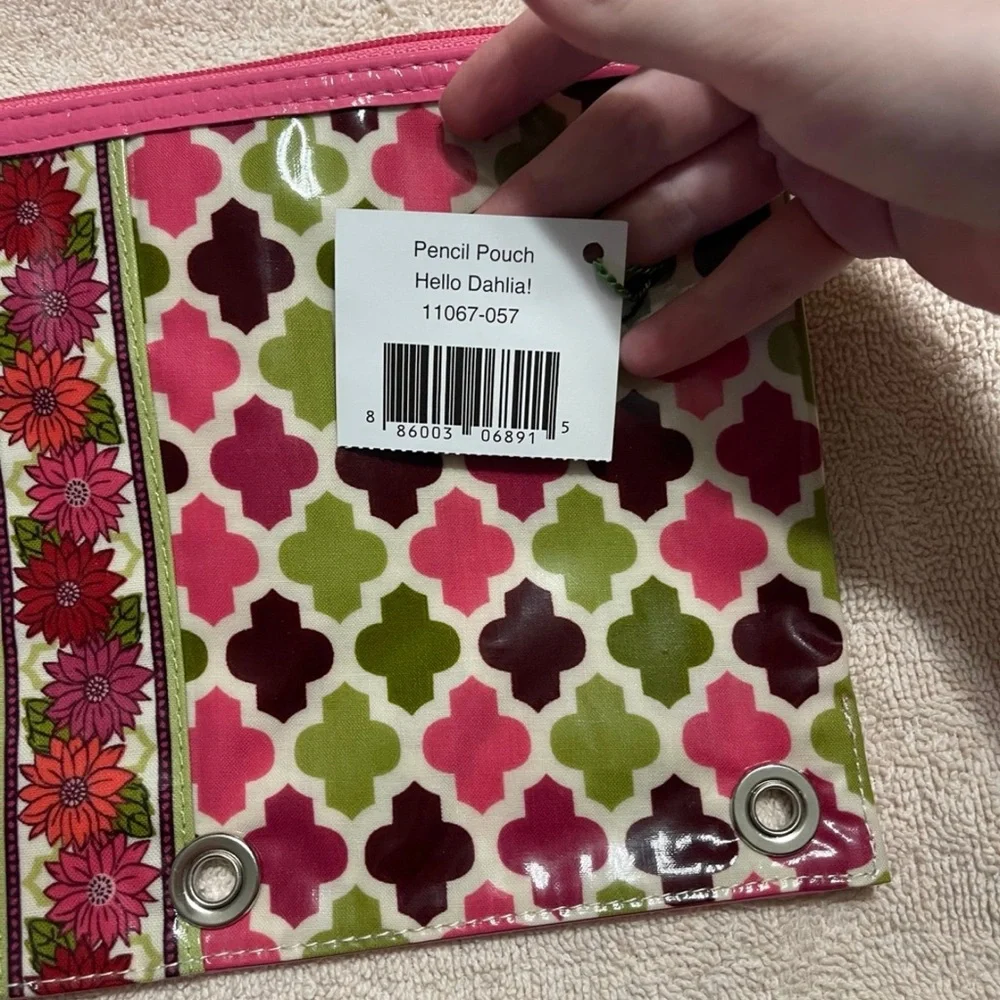 NWT Vera Bradley Hello Dahlia Pencil Case Retired pattern